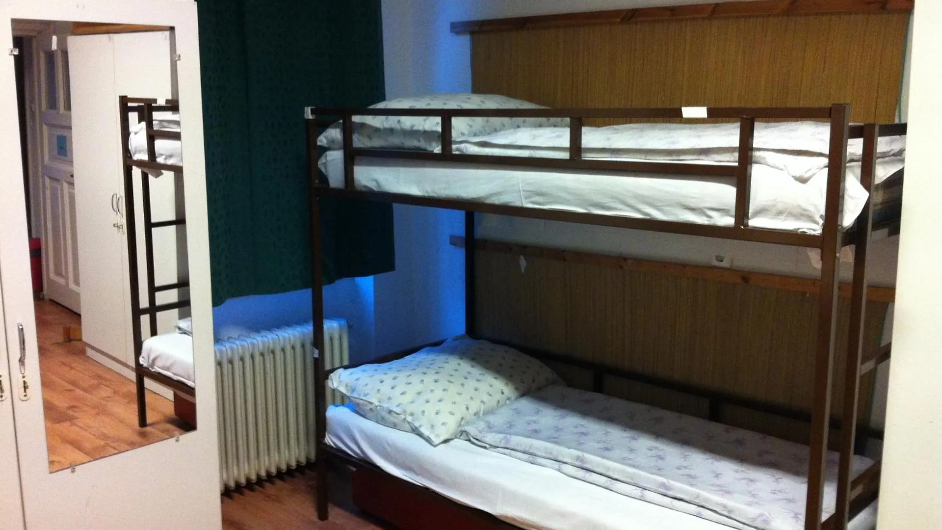 Season Hostel Budapest